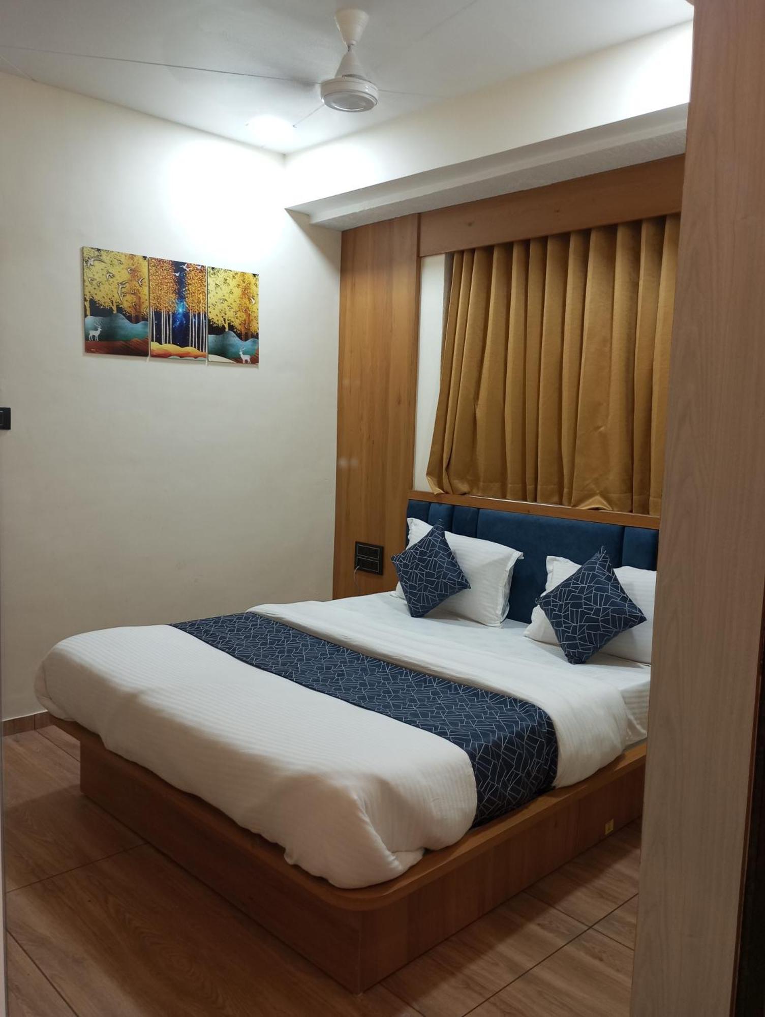 Hotel R K Villa Ahmedabad Eksteriør billede